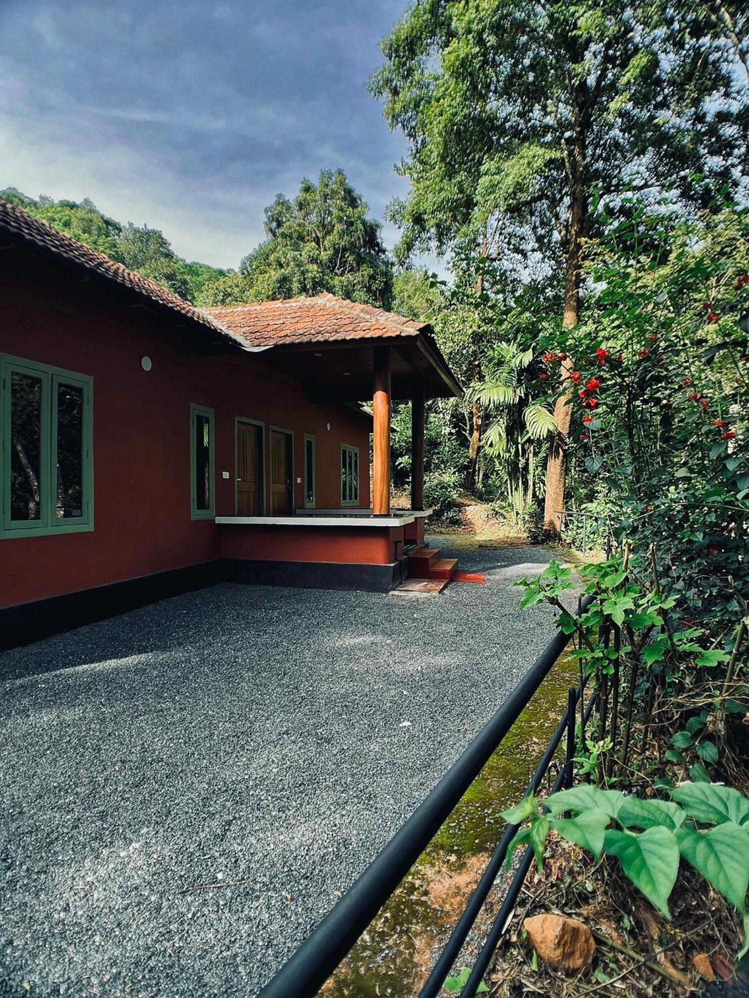Mahout Resort Wayanad - An Experiential Jungle Stay With Waterfall 칼파타 외부 사진