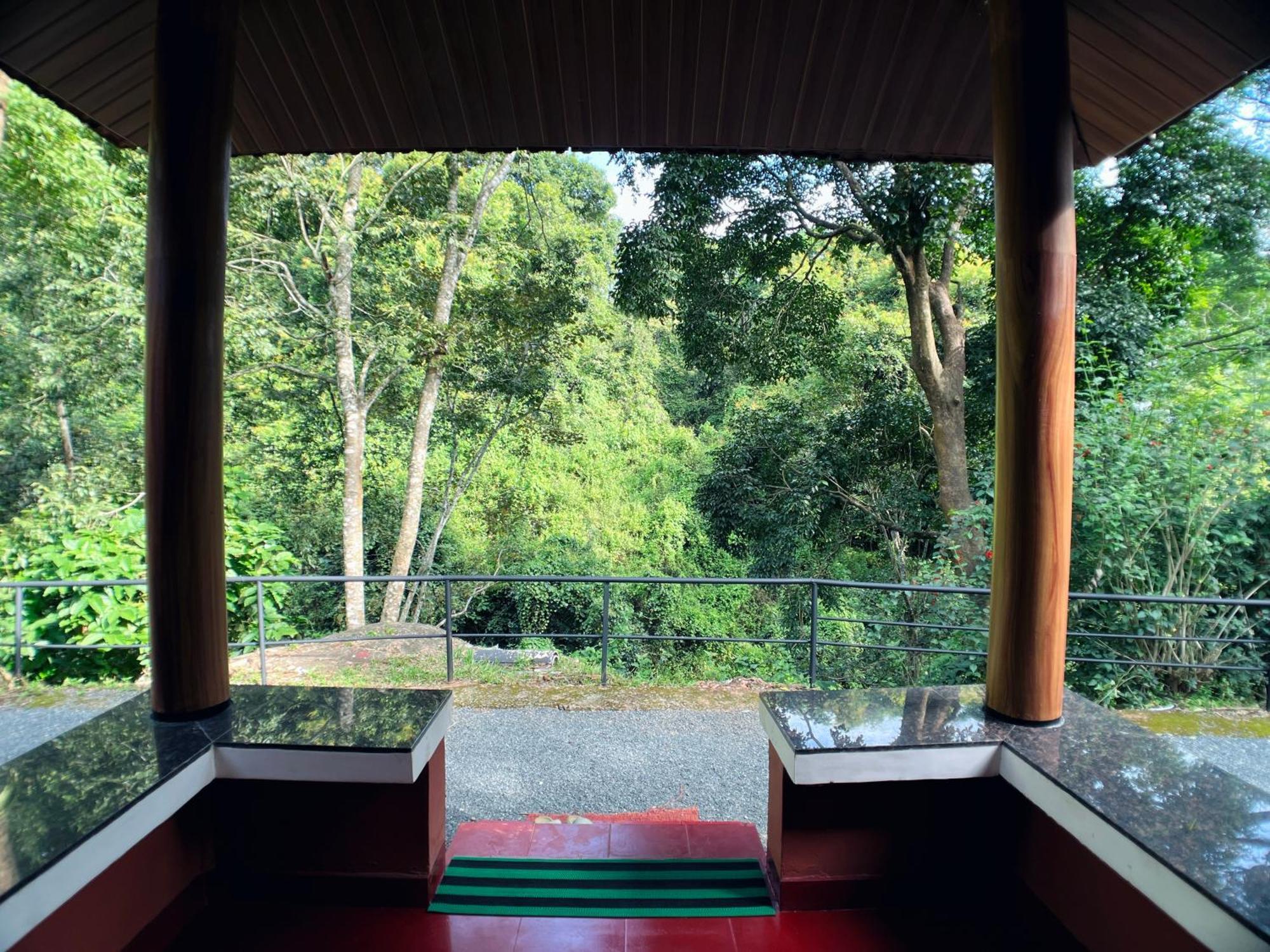 Mahout Resort Wayanad - An Experiential Jungle Stay With Waterfall 칼파타 외부 사진